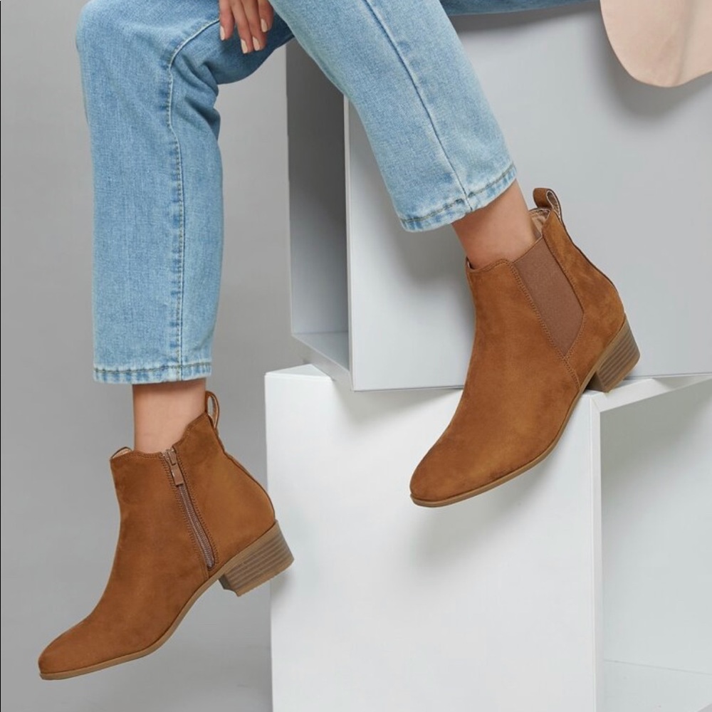 SUEDE BOOTIES😍
